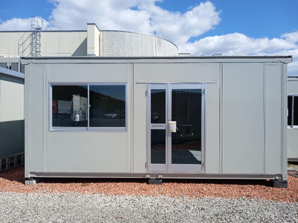 CT54Ｊ型　2連棟ハウス　出入口親子ドアー